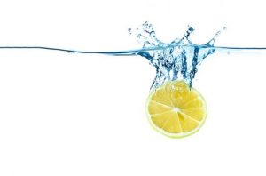 лимонена вода