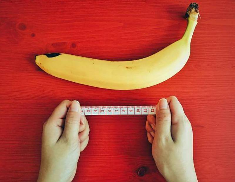 банан и сантиметър