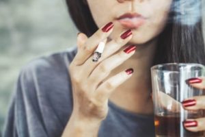 Вредните Навици, Които Ни Тровят – Алкохол и Цигари…?